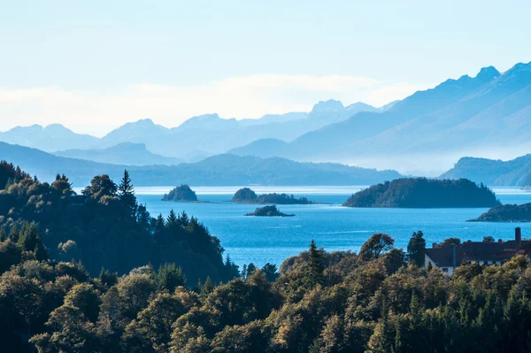 Lago Nahuel Huapi, Patagônia Argentina, perto de Bariloche — Fotografia de Stock
