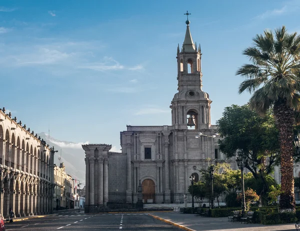 Early morning in the city Arequipa in southern Peru — Stock Photo, Image