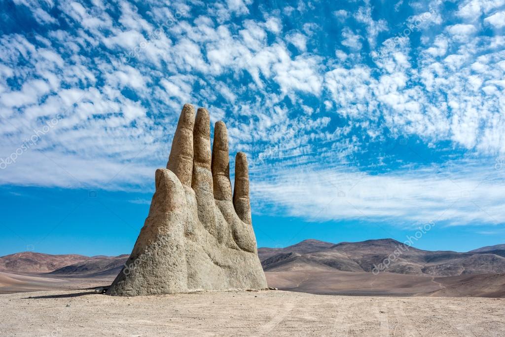 Escultura de Mano, símbolo del desierto de Atacama en Chile 2023