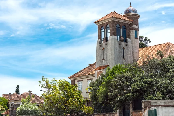 Aleja przybrzeżnych w Montevideo o nazwie Rambla rudy Avenida Alfredo Ar — Zdjęcie stockowe