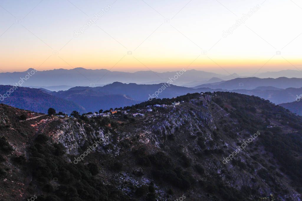 Amanecer visto desde los montes