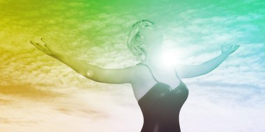 Kollarını uzanan kadın