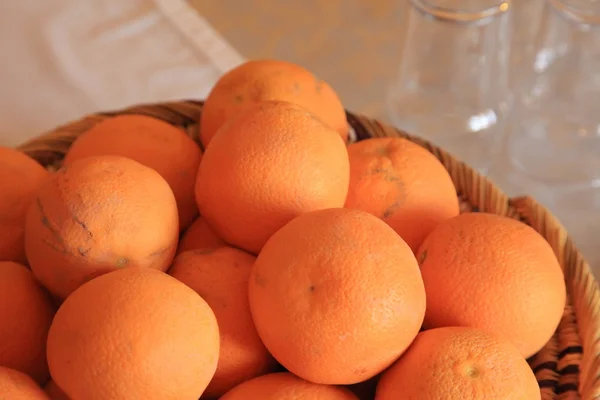 Naranjas en una pila — Foto de Stock