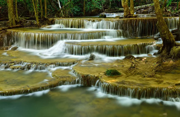 Cachoeira em floresta tropical profunda Fotografias De Stock Royalty-Free