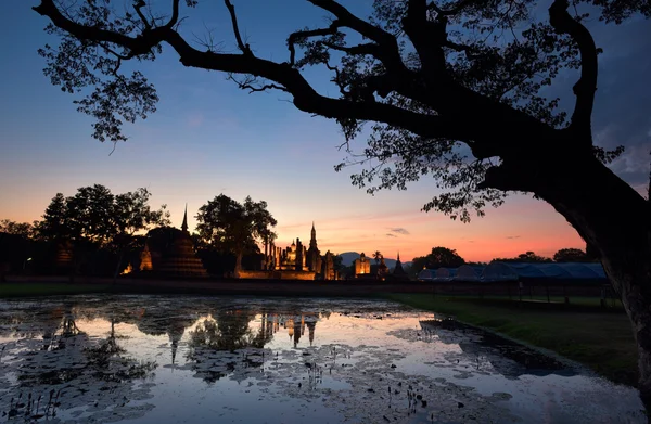 Silueta del Parque Histórico de Sukhothai —  Fotos de Stock