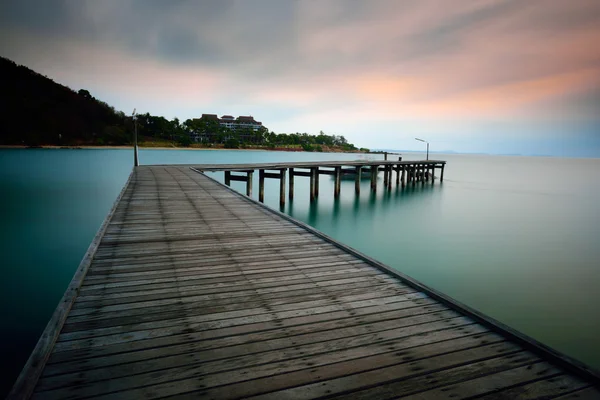 Ponte na praia — Fotografia de Stock