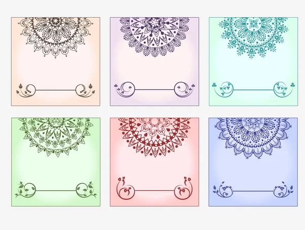 Conjunto de tarjetas en blanco de colores con mandalas de medio encaje . Gráficos vectoriales