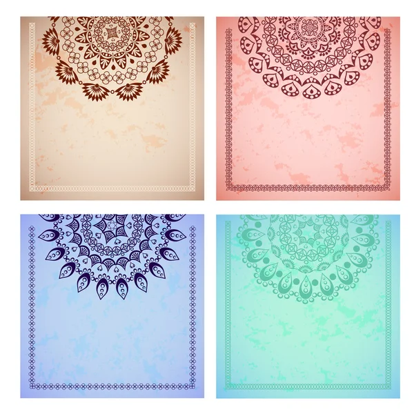 Conjunto de tarjetas en blanco de colores con mandalas de medio encaje . — Archivo Imágenes Vectoriales