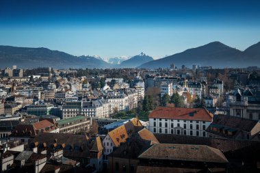Cenevre 'nin arka planında Alp Dağları ve Mont Blanc - Cenevre, İsviçre