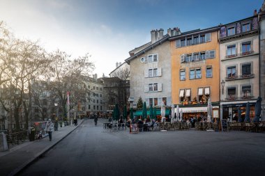 Cenevre, İsviçre - 05 Aralık 2019: Place du Bourg-de-Four - Cenevre, İsviçre