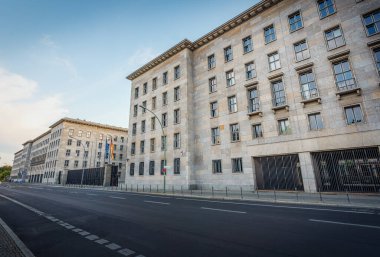 Almanya Federal Maliye Bakanlığı - Eski Hava Bakanlığı Binası - Berlin, Almanya