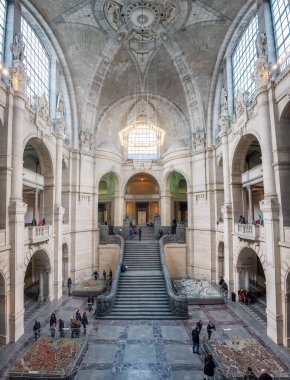 Hanover, Almanya - 12 Ocak 2020: Hanover Yeni Belediye Binası İçişleri - Hanover, Almanya