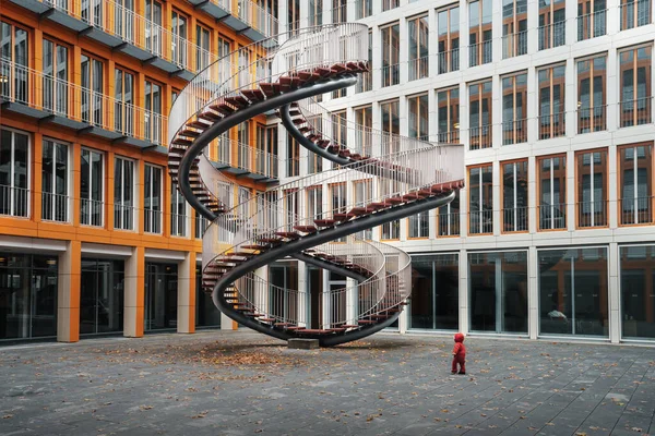 Мюнхен Германия Ноября 2019 Года Скульптура Умшрайбунг Называется Бесконечной Лестницей — стоковое фото