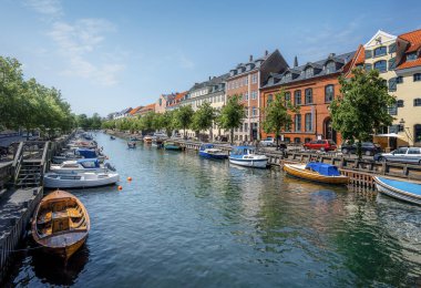 Christianshavn 'daki Kanal ve tekneler - Kopenhag, Danimarka