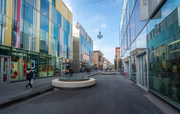 Lausanne Schweiz Dec 2019 Voie Chariot Shopping Street Flon District — Stockfoto