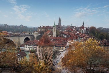 Bern Skyline, Bern Minster, Nydeggkirche Kilisesi ve Felsenburg Kulesi - Bern, İsviçre