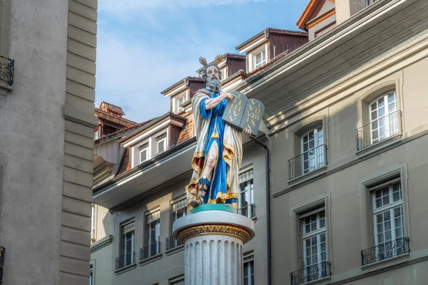 Mosesbrunnen Einer Der Mittelalterlichen Brunnen Der Berner Altstadt Bern Schweiz — Stockfoto