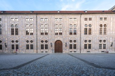 Münih, Almanya - Kasım 02, 2019: Kaiserhof (İmparator 'un Avlusu) Münih Konağı - Münih, Bavyera, Almanya