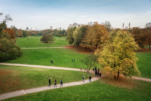 Мюнхен Германия Ноября 2019 Englischen Garten Park Течение Осени Мюнхен — стоковое фото