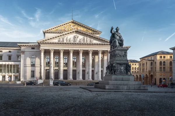 Max Joseph Platz Bawarską Operą Narodową Posągiem Króla Maksymiliana Józefa — Zdjęcie stockowe