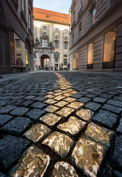 Ciottoli Oro Viscardigasse Gente Usato Questo Vicolo Evitare Fare Saluto — Foto Stock