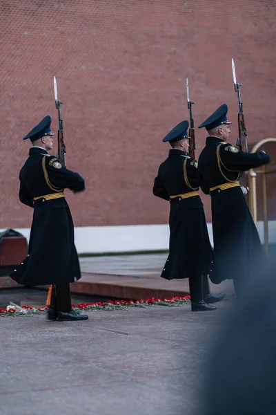 Μαΐου Μόσχα Στην Κόκκινη Πλατεία Αιώνια Φλόγα Αλλαγή Φρουράς — Φωτογραφία Αρχείου