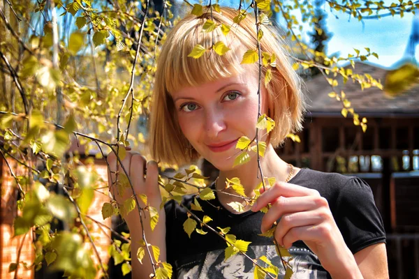 Chica y primavera — Foto de Stock