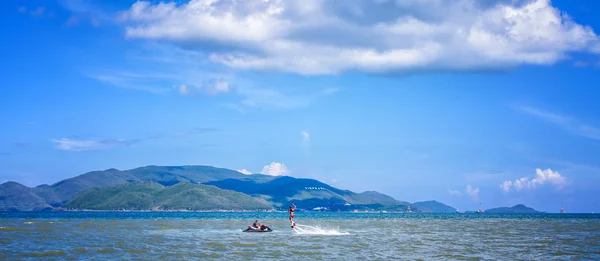 Wassersport, Extremsport, Sport auf dem Wasser, Flyboard — Stockfoto