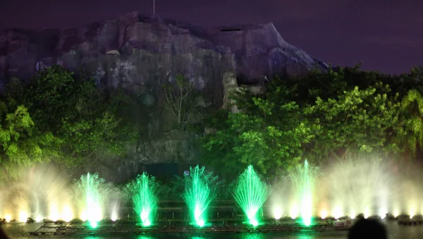 Spectacle de fontaine au Vietnam — Photo