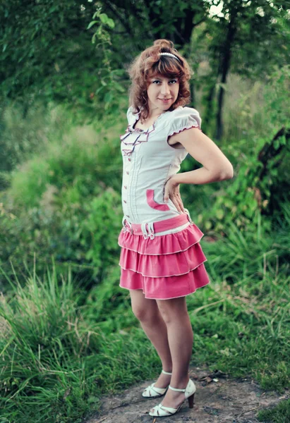 Young girl on the nature — Stock Photo, Image