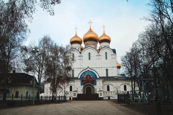Καθεδρικό της Κοιμήσεως στο Γιαροσλάβλ — Φωτογραφία Αρχείου