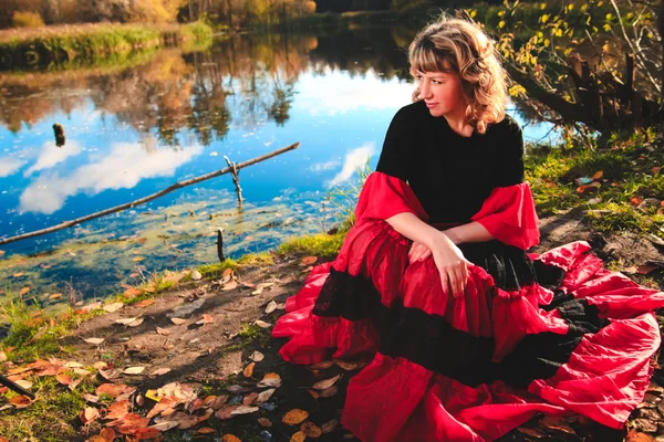 Dancing girl on the nature — Stock Photo, Image