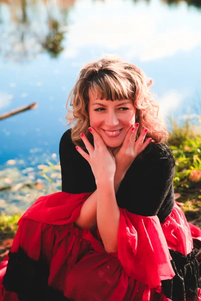 Dancing girl on the nature — Stock Photo, Image