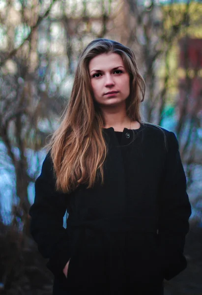 Retrato de uma jovem — Fotografia de Stock