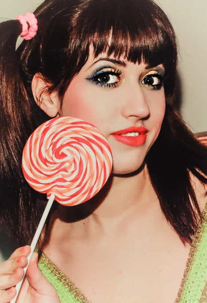 Chica con dulces — Foto de Stock