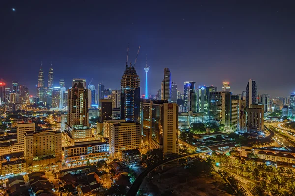 Beautiful view of capital city of Malaysia, Kuala Lumpur skyline at night. — Stock Photo, Image