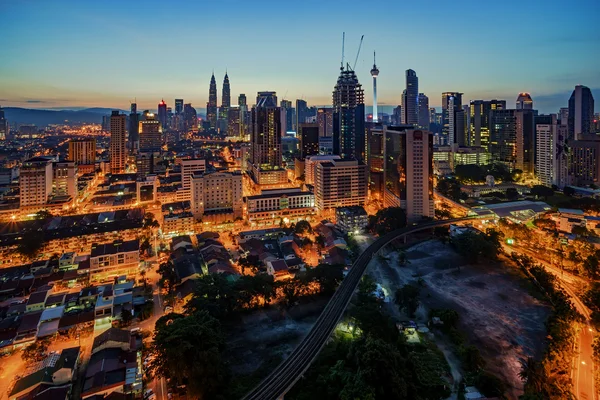 Beautiful scenic scape of Kuala Lumpur city skyline — Stock Photo, Image