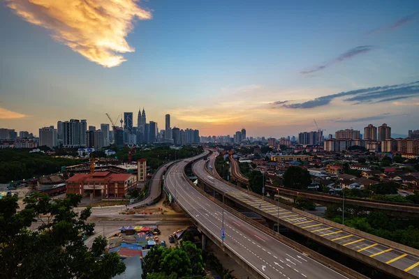 Dramatic scenery of elevated highway in Kuala Lumpur city. — Stock Photo, Image