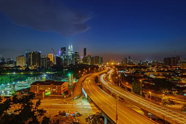 Dramatic scenery of elevated highway in Kuala Lumpur city. — Stock Photo, Image