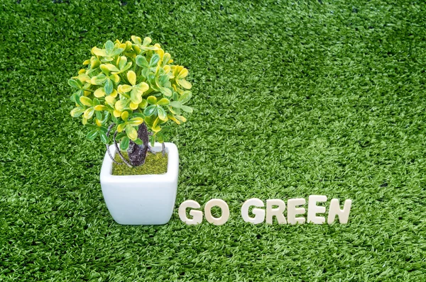 Go green conceptual — Stock Photo, Image