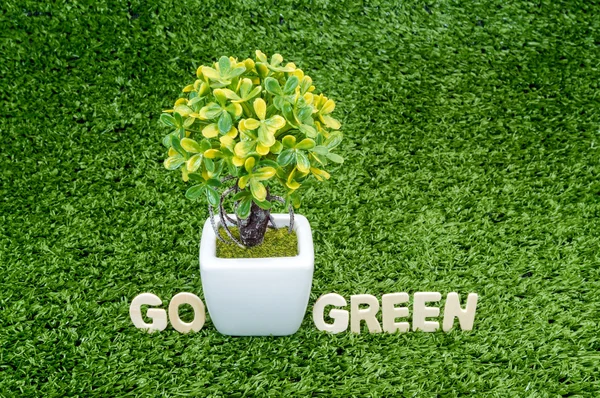 Go green conceptual — Stock Photo, Image