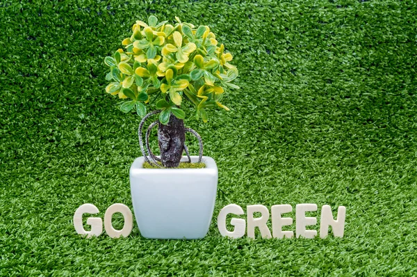 Go green conceptual — Stock Photo, Image