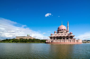 putra camii
