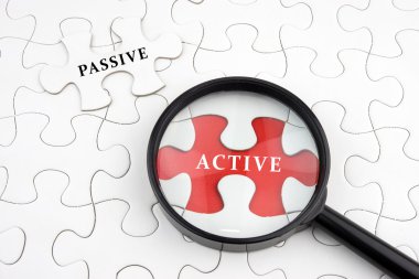 Büyüteç bulmaca kayıp