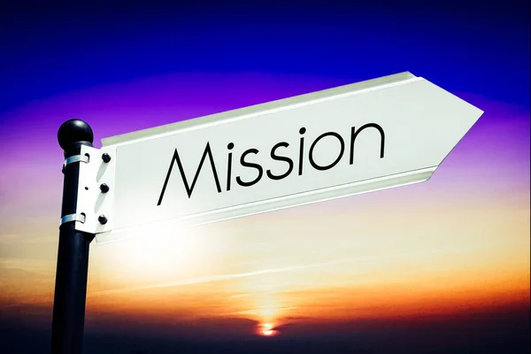 Misión Señal Con Una Flecha Cielo Fondo — Foto de Stock