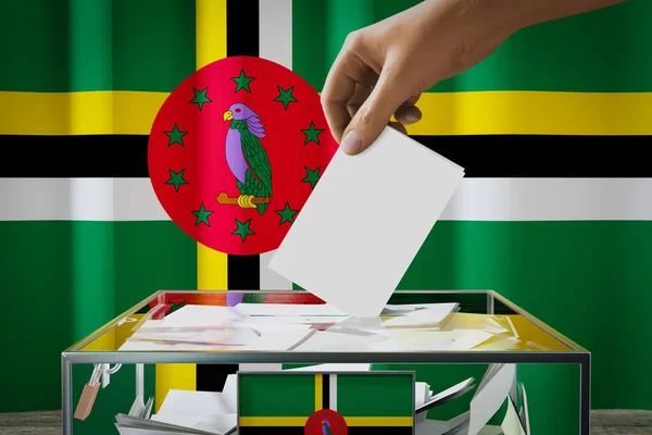 Dominica Bandiera Mano Cadere Scheda Elettorale Una Scatola Voto Concetto — Foto Stock