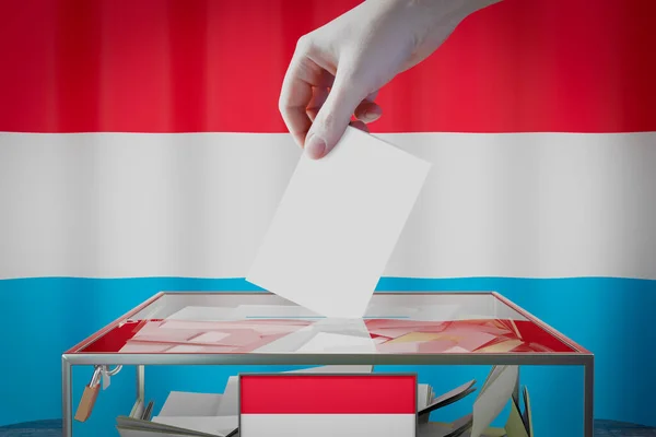 Bandera Luxemburgo Mano Dejando Caer Tarjeta Votación Una Caja Votación — Foto de Stock