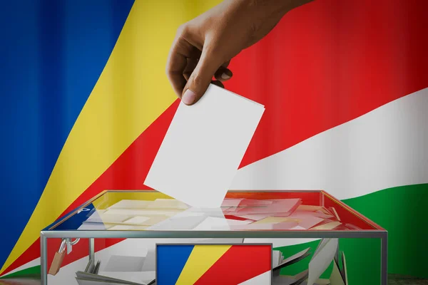 Bandiera Seychelles Mano Cadere Scheda Elettorale Una Scatola Voto Concetto — Foto Stock