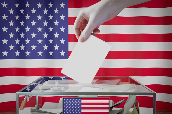 米国の旗 投票カードを箱に落とす 選挙の概念 3Dイラスト — ストック写真