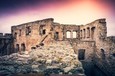 Polonya, Kazimierz Dolny 'deki bir şatonun kalıntıları